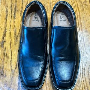 George brand black slip on loafers.  Excellent used condition. Size 8 1/2.